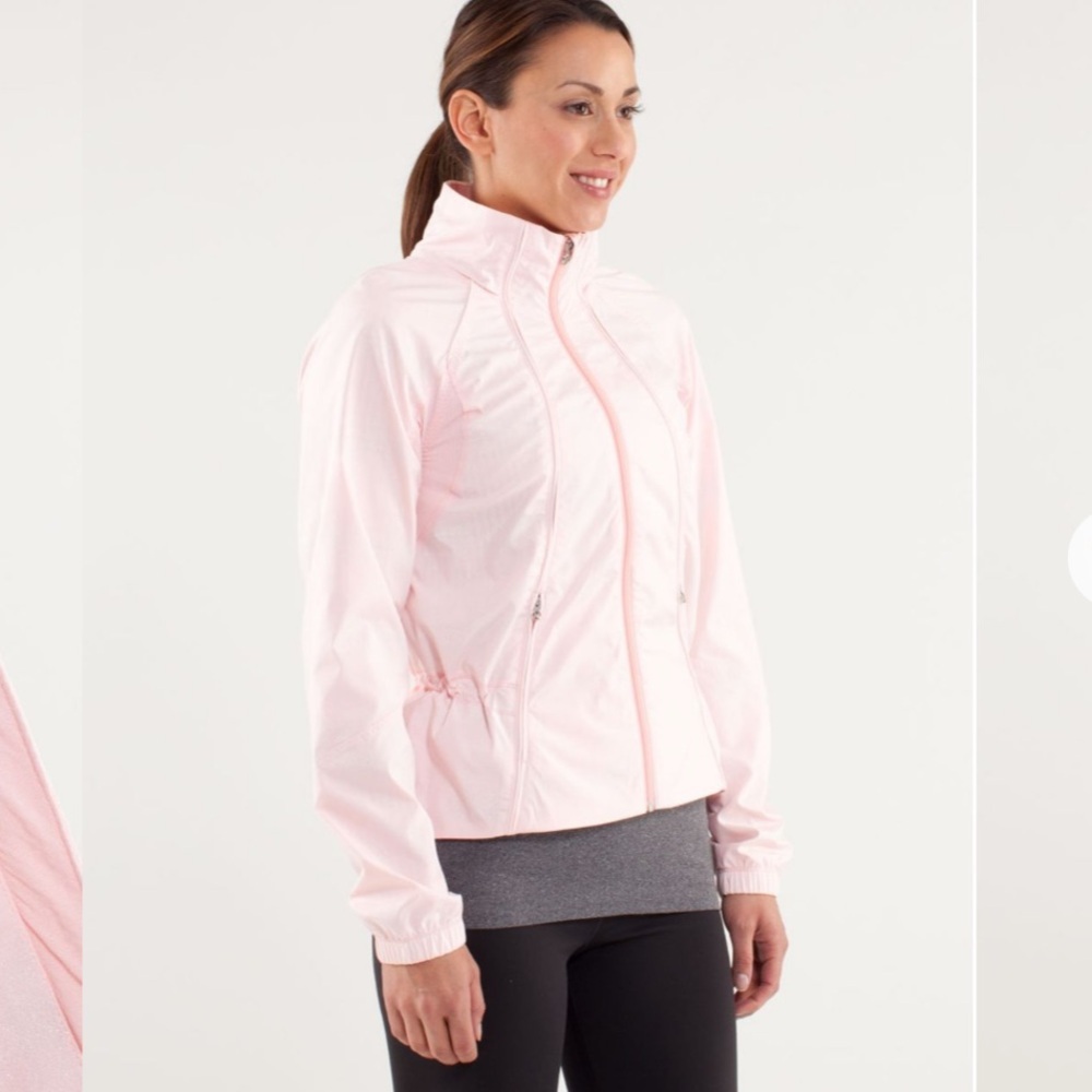 Lululemon Run: Travel to Track Jacket
Blush Quartz- size 6